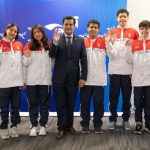 1195633-presidente-del-ipd-con-deportistas-de-natacion