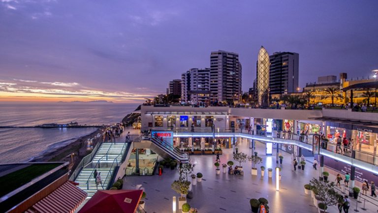 Inversión en Perú se expande 10,1% en el tercer trimestre y el PBI crece 3,4%