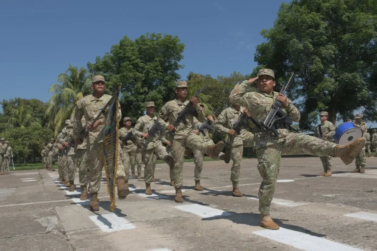 EjercitoMilitaresSoldadosPeru