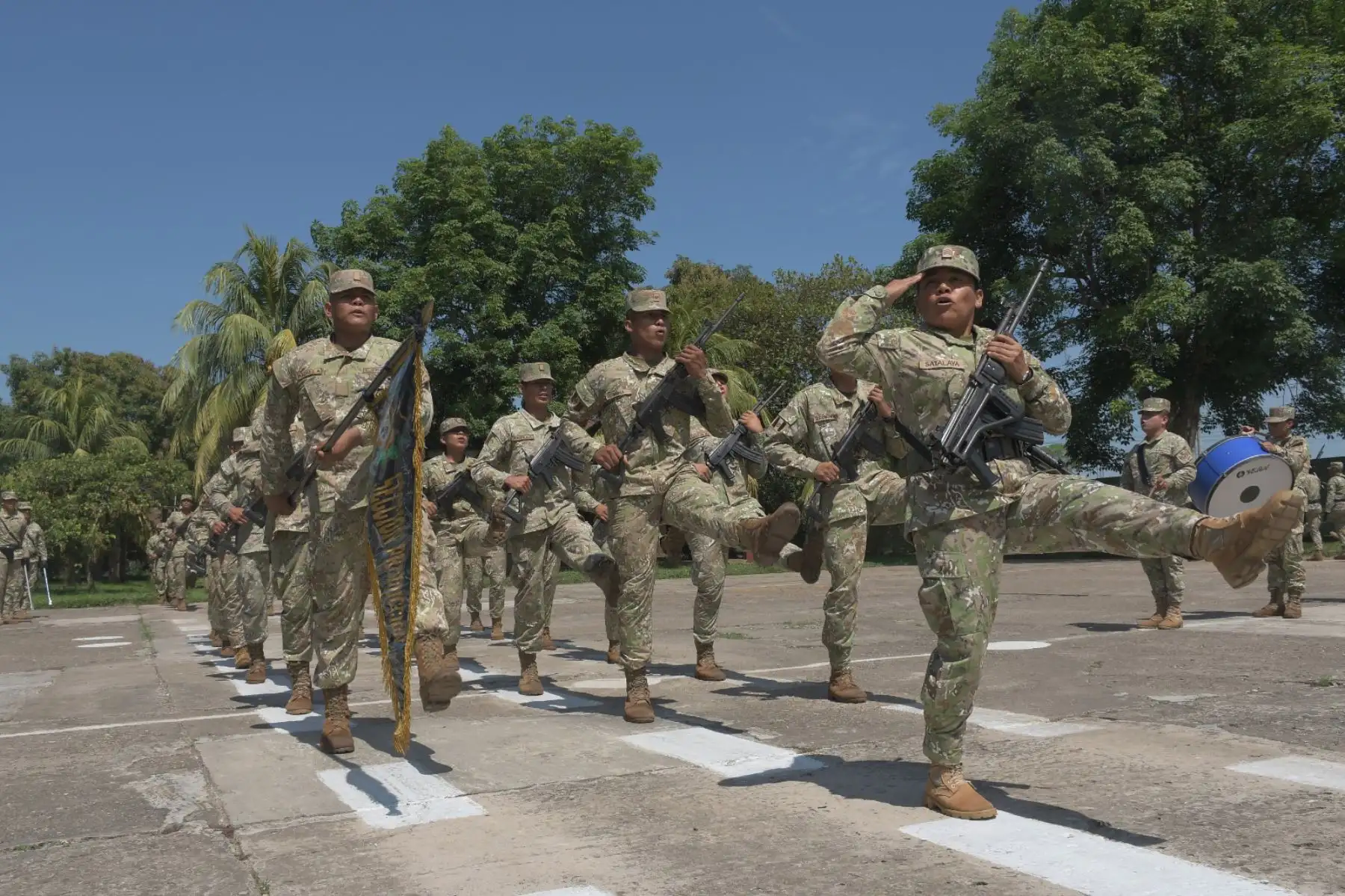 EjercitoMilitaresSoldadosPeru