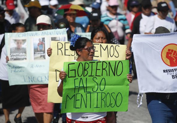 Protestan por "retroceso democrático" y atropellos en régimen de excepción en El Salvador