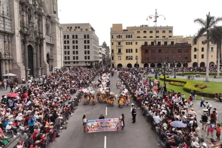 CentrodeLimaHomenajeVirgendelaCandelaria