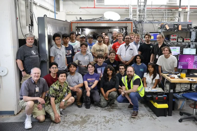 EstudiantesUNInasaTecnologiaCiencia