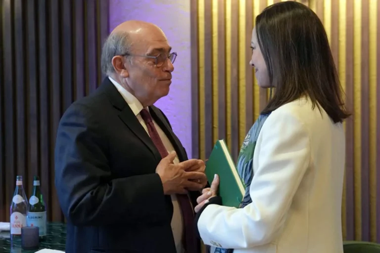 HugodeZelaMariaCorina